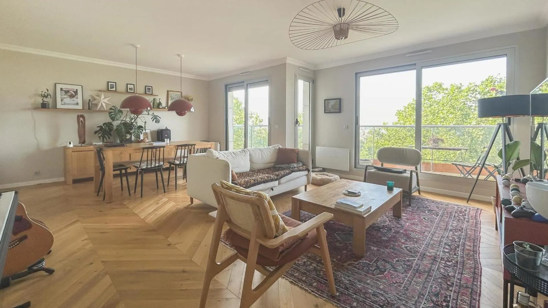 Spacious 2-Bedroom Apartment With Balcony Steps From Buttes-Chaumont Park Париж Франция