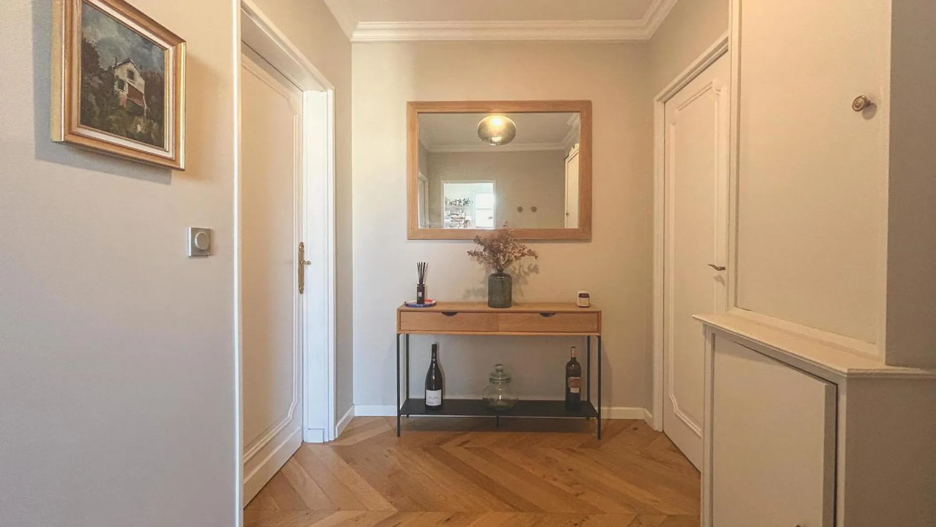 Spacious 2-Bedroom Apartment With Balcony Steps From Buttes-Chaumont Park París